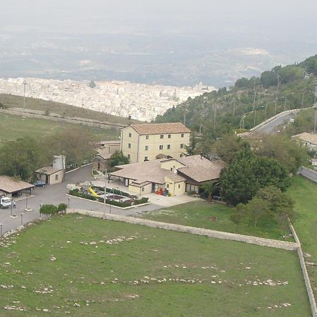 Antica Stazione Hotel Chiaramonte Gulfi Buitenkant foto