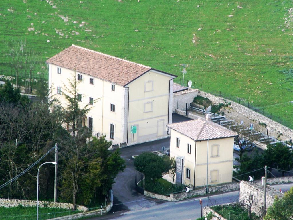 Antica Stazione Hotel Chiaramonte Gulfi Buitenkant foto