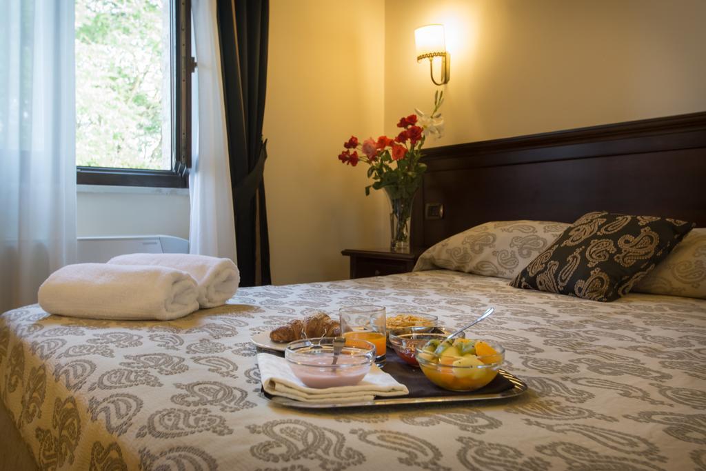 Antica Stazione Hotel Chiaramonte Gulfi Buitenkant foto